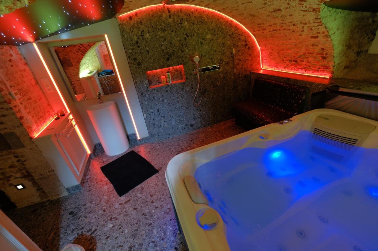 Bed and Breakfast Secret Jacuzzi Mons - Parking Prive Gratuit Zewnętrze zdjęcie